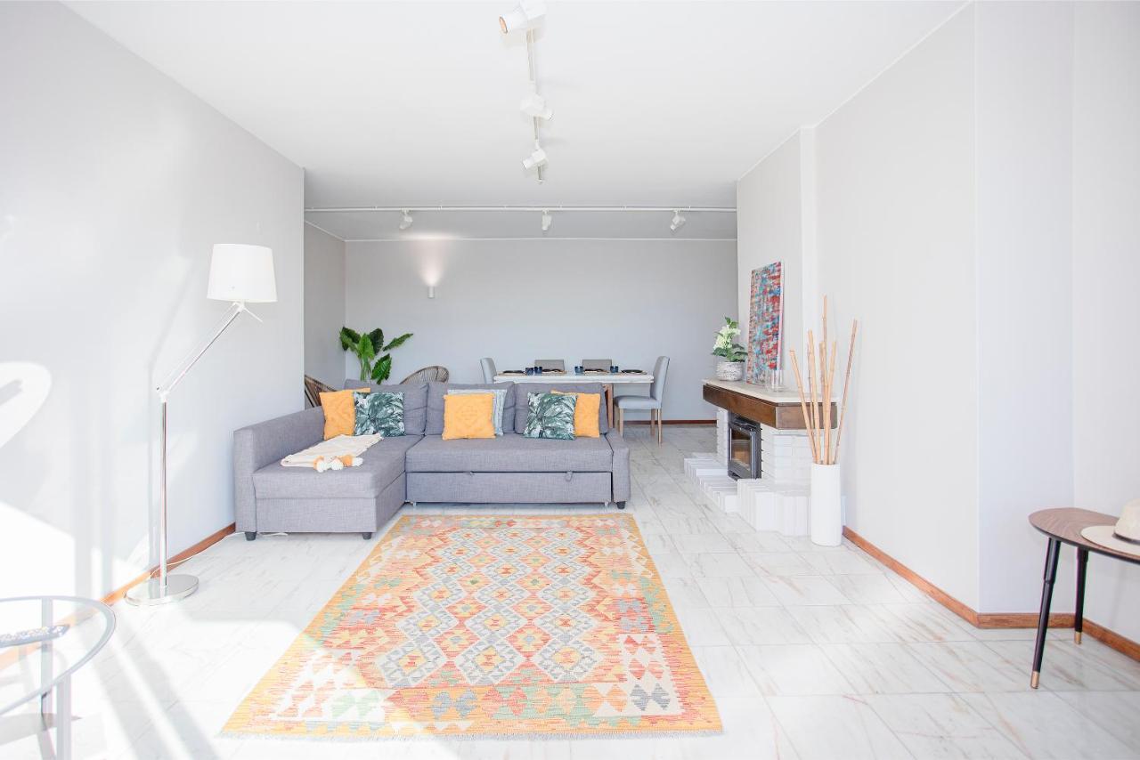 Liiiving In | Sea & River View Apartamento